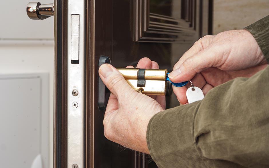 changer une serrure de porte Antony